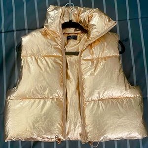 Brand/ Never wore Gold Puffer Vest with zip up